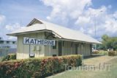 Katherine-NT Katherine 4 Railway Station.jpg